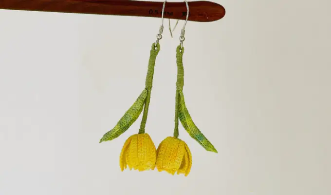 dangle earrings
